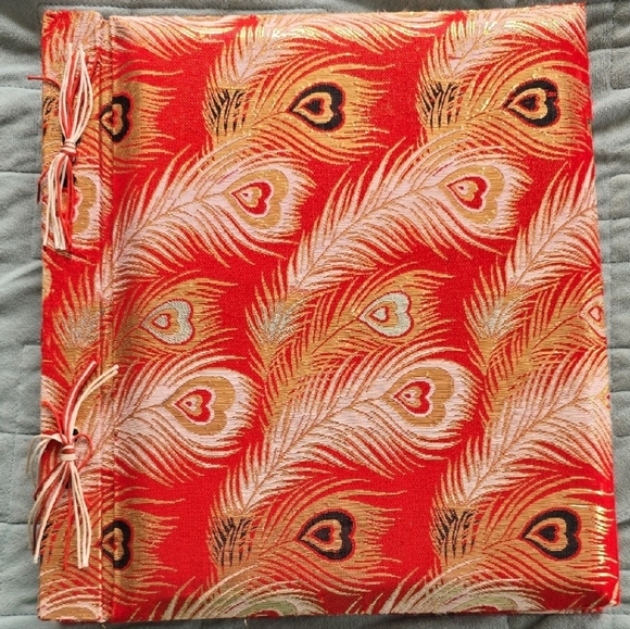Vibrant Red and Gold Peacock Feather Pattern - Picture 7 of 8